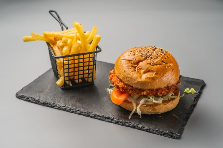 Crispaychicken burger small - Fotografie Curtis